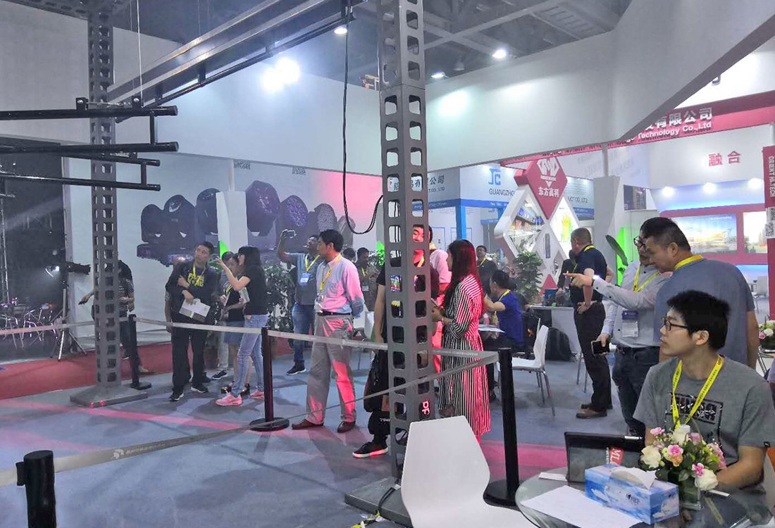 江蘇金銀杏舞臺(tái)設(shè)備有限公司